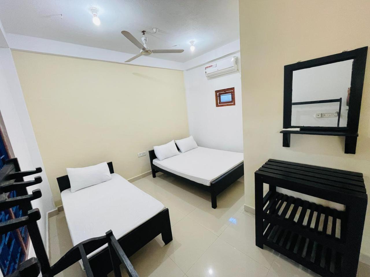 Natraj Guest House トリンコマリー エクステリア 写真