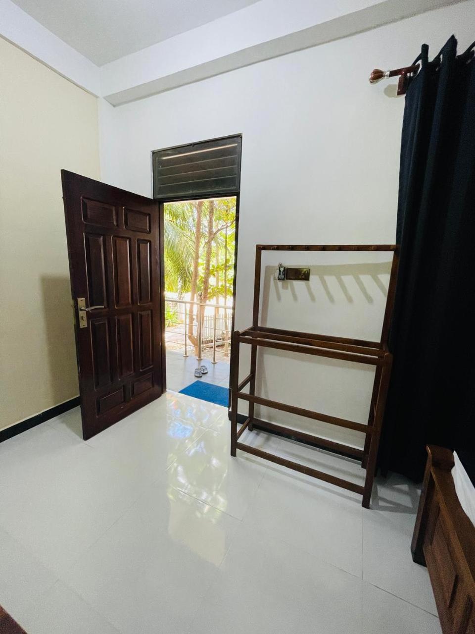 Natraj Guest House トリンコマリー エクステリア 写真