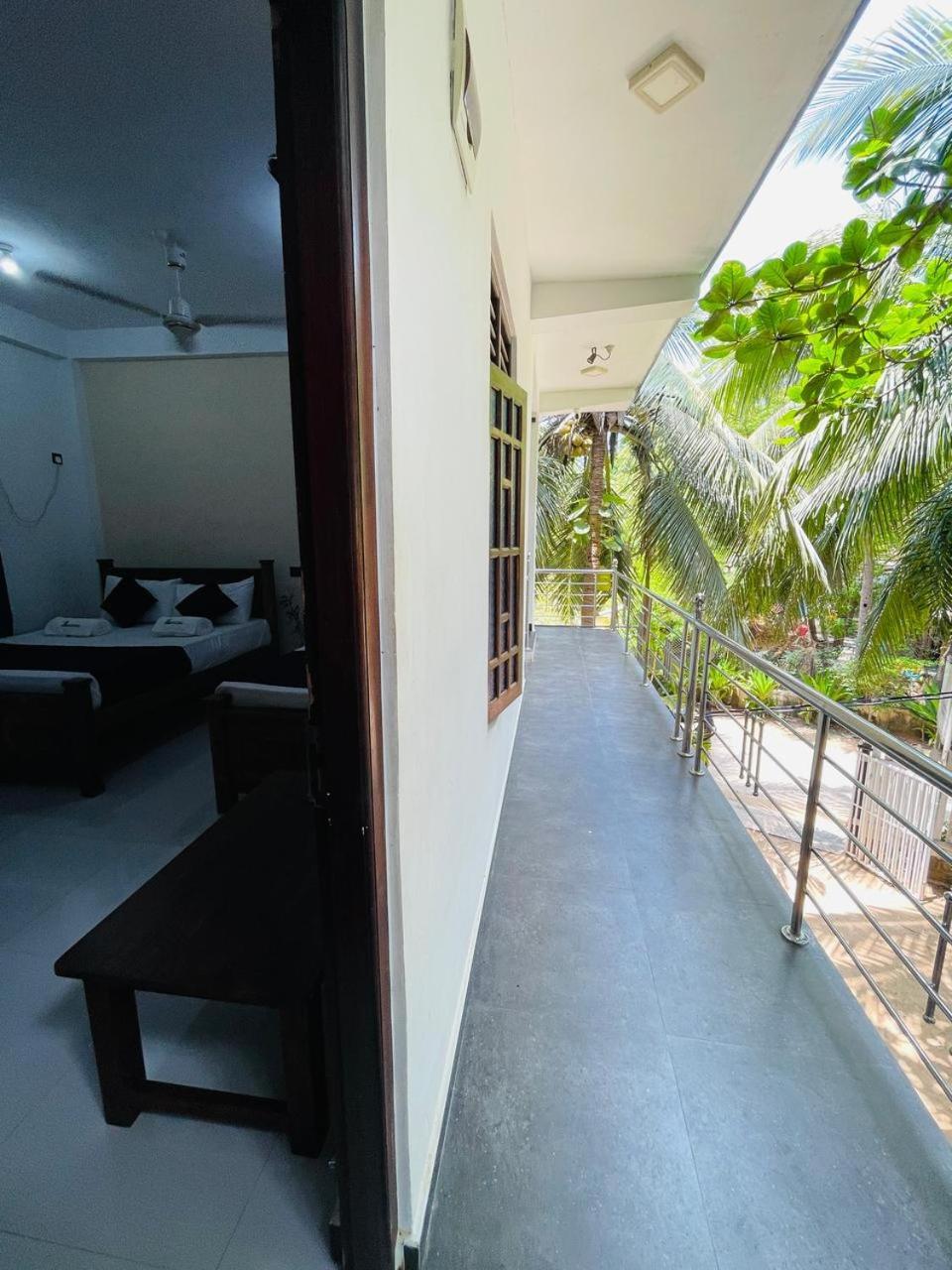 Natraj Guest House トリンコマリー エクステリア 写真